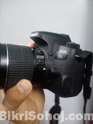 Canon 77d with 18-55mm (dslr)